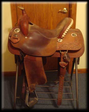 Black Rhiono Barrel Saddle
