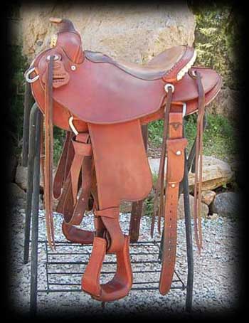 Light trail saddle 